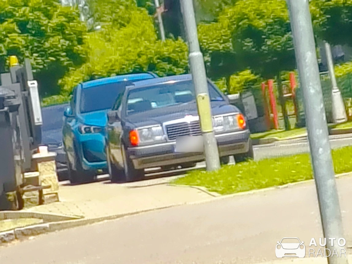 Mercedes-Benz E-Klasse W124 spotted in Nové Město nad Metují