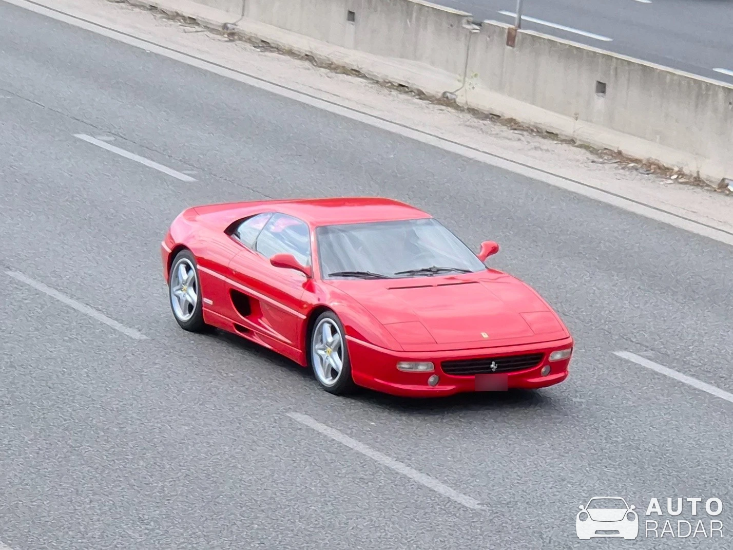 Ferrari F355 Berlinetta spotted in Milano