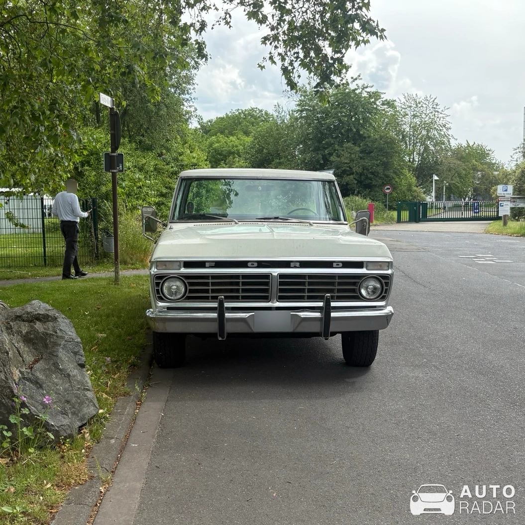 Ford F-100 spotted in Köln