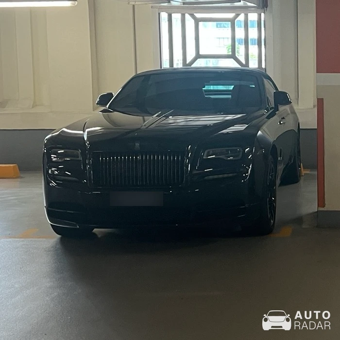 Rolls-Royce Dawn Black Badge spotted in Singapore