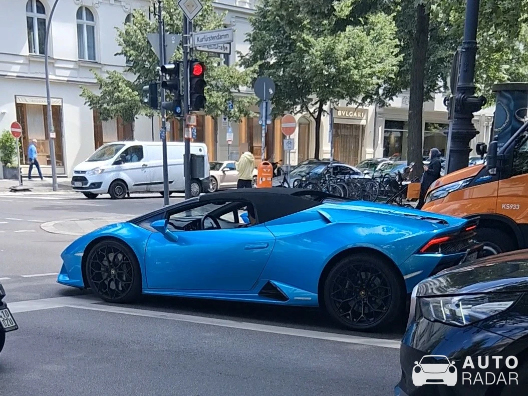 Lamborghini Huracán LP640-4 EVO Spyder spotted in Berlin