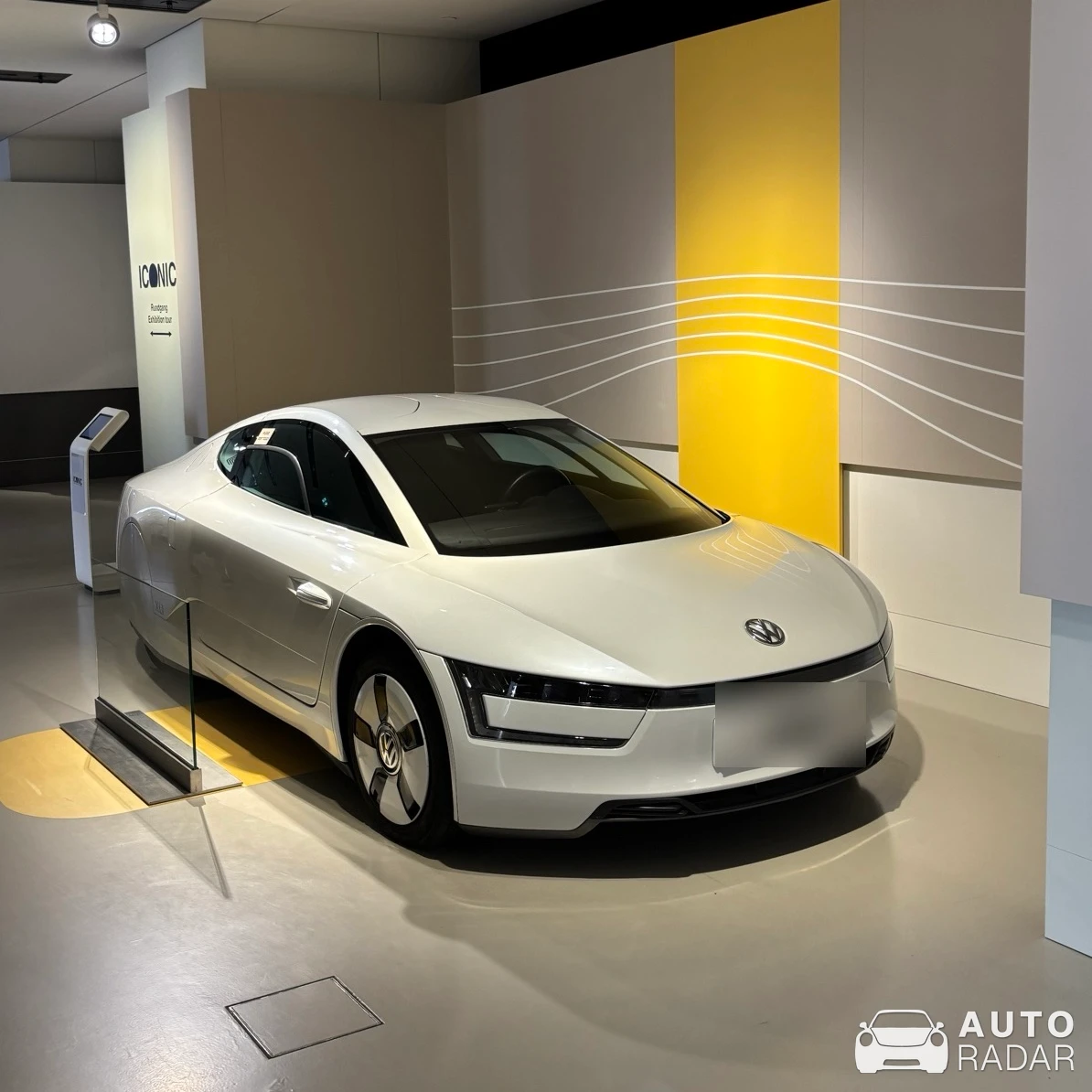 Volkswagen XL1 spotted in Berliini
