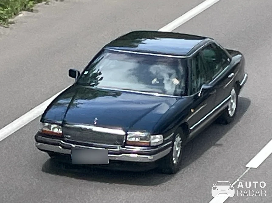 Buick Roadmaster spotted in Dommartin-lès-Toul