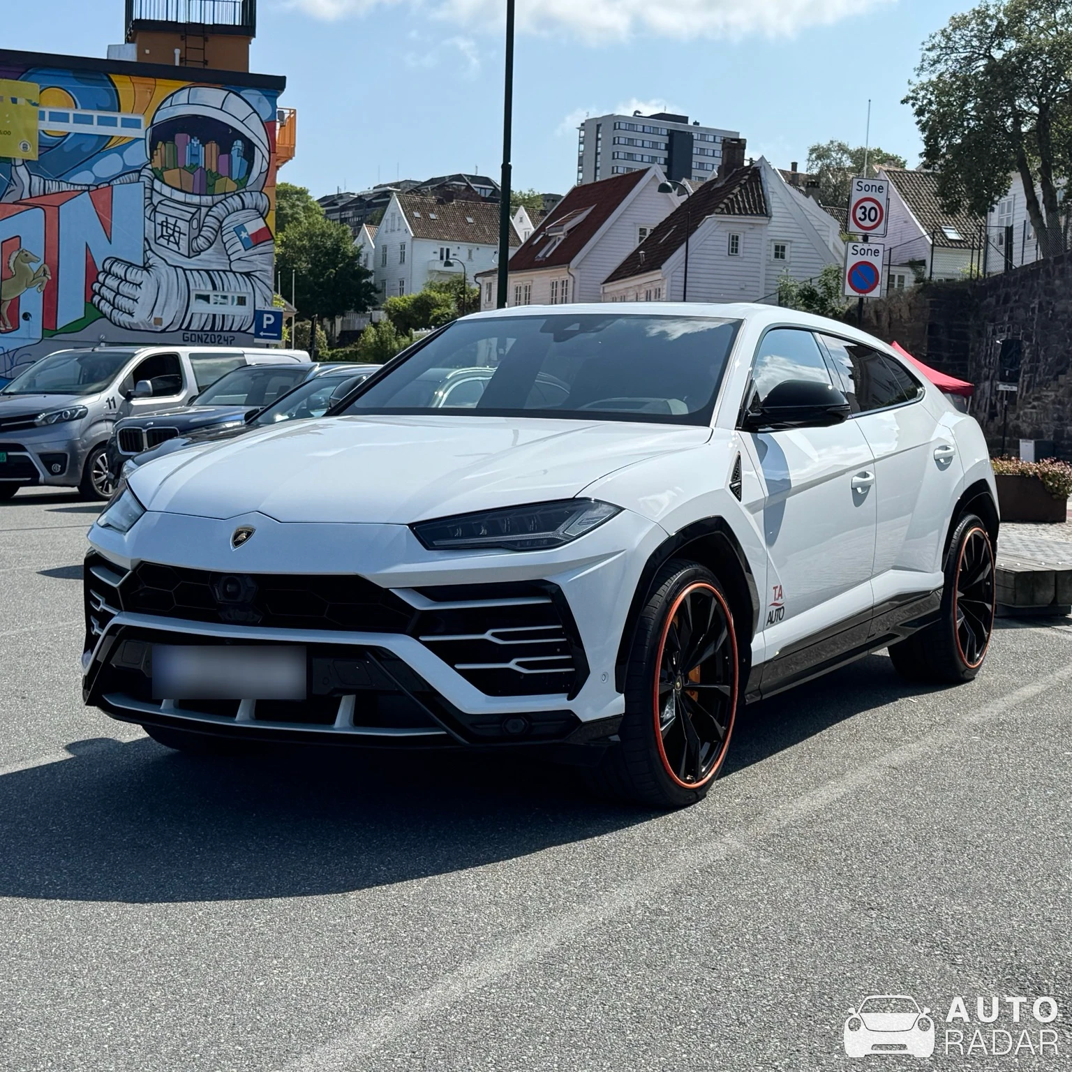Lamborghini Urus spotted in Hommersåk