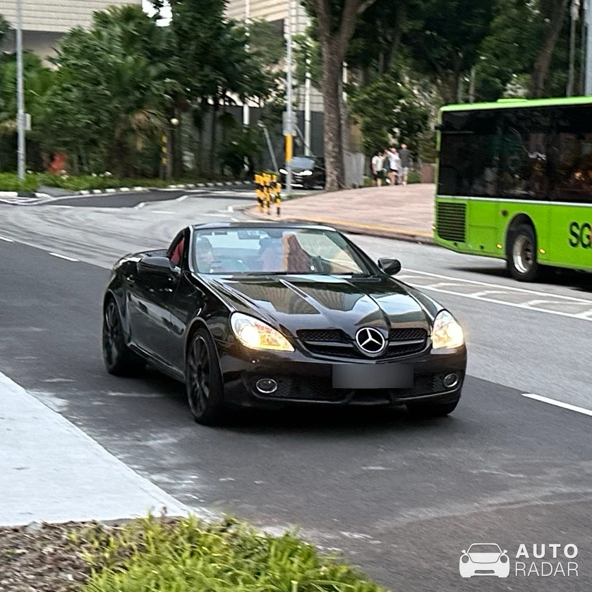Mercedes-Benz SLK spotted in Singapore