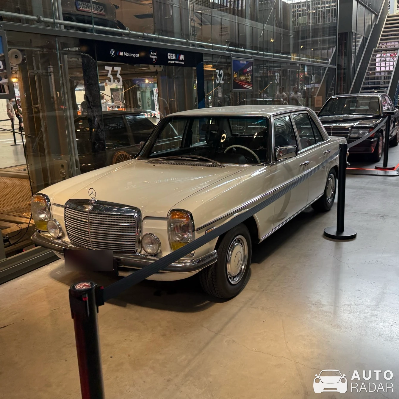 Mercedes-Benz 280 spotted in München