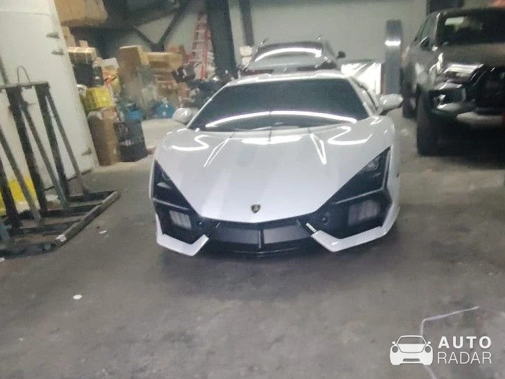 Lamborghini Revuelto spotted in Alajuela