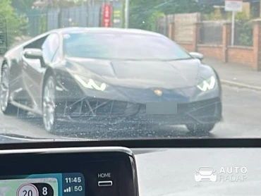 Lamborghini Huracán LP610-4 spotted in Hounslow