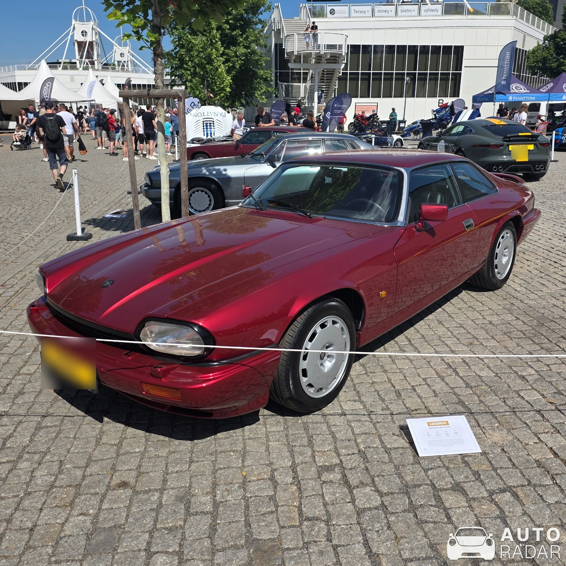 Jaguar XJS V12 spotted in Praha