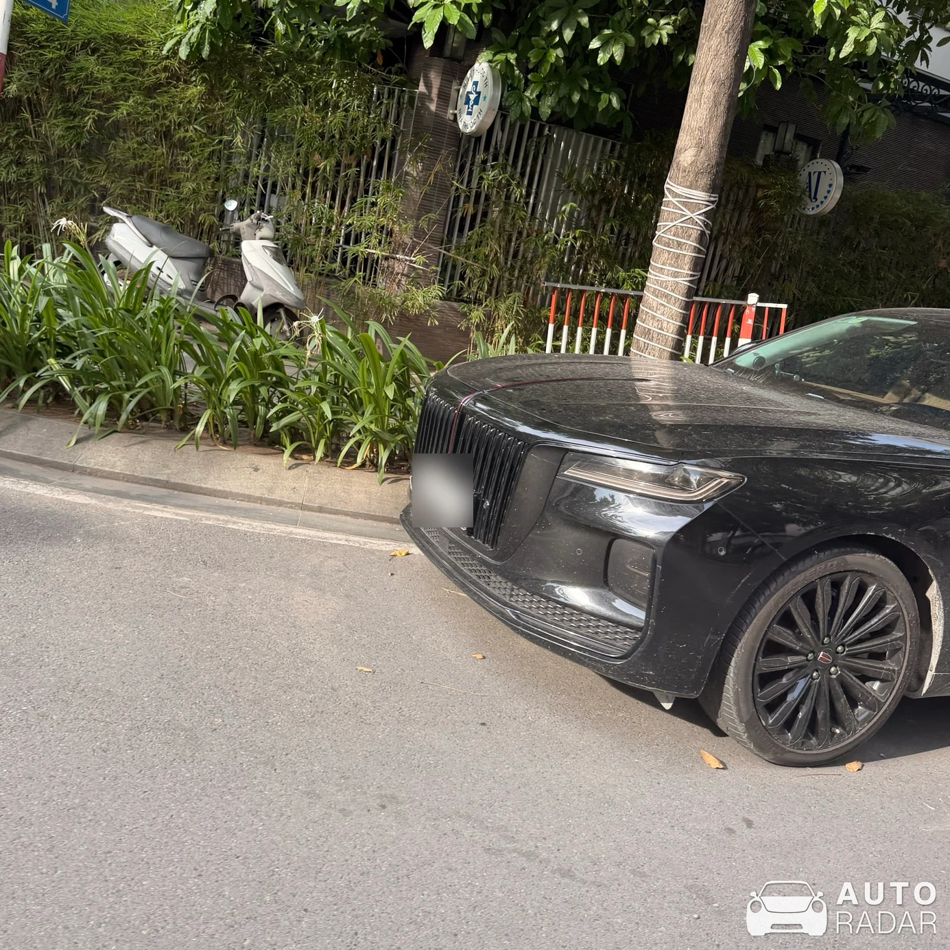 Hongqi H9 spotted in Ho Chi Minh City