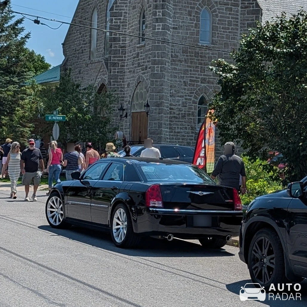 Chrysler 300C spotted in Merrickville