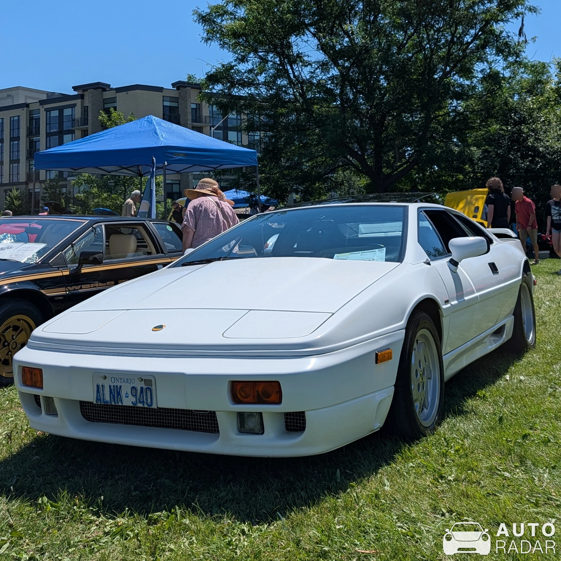 Lotus Esprit S4 spotted in Nepean
