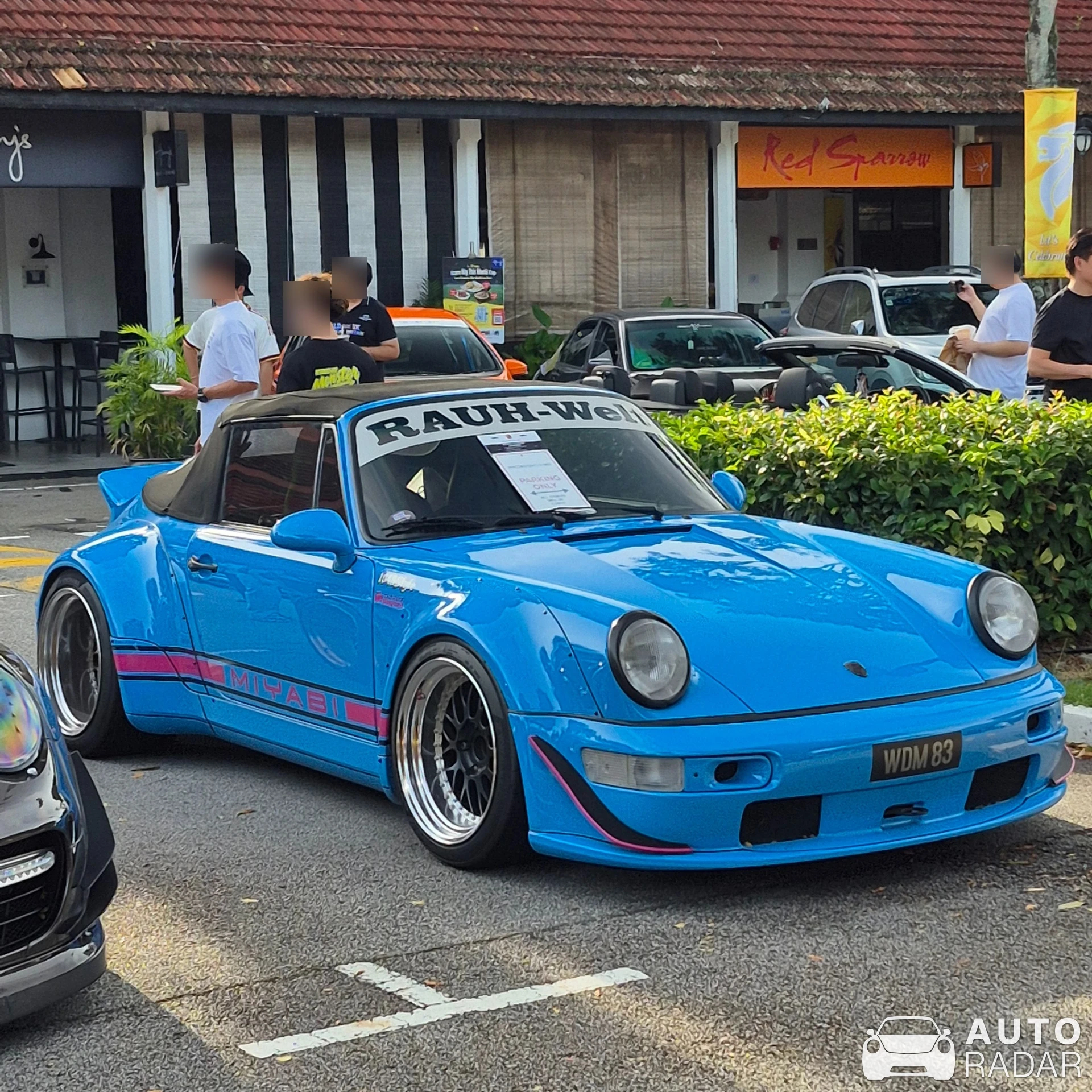 Porsche Rauh-Welt Begriff 964 Cabriolet spotted in Singapore