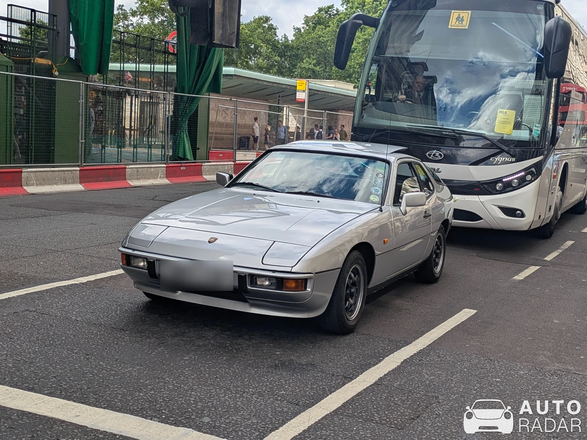 Porsche 924 spotted in London