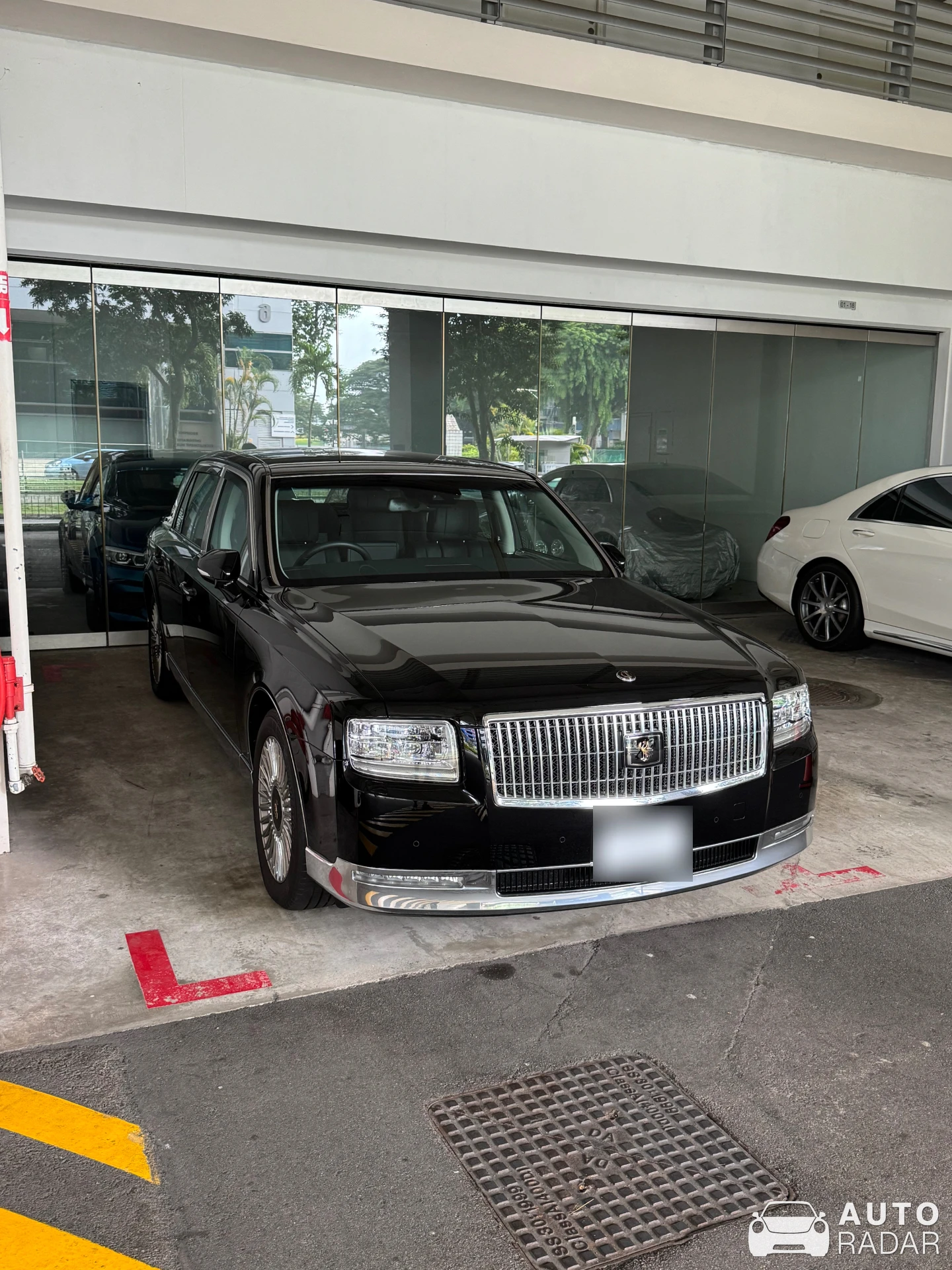Toyota Century G60 spotted in Singapore