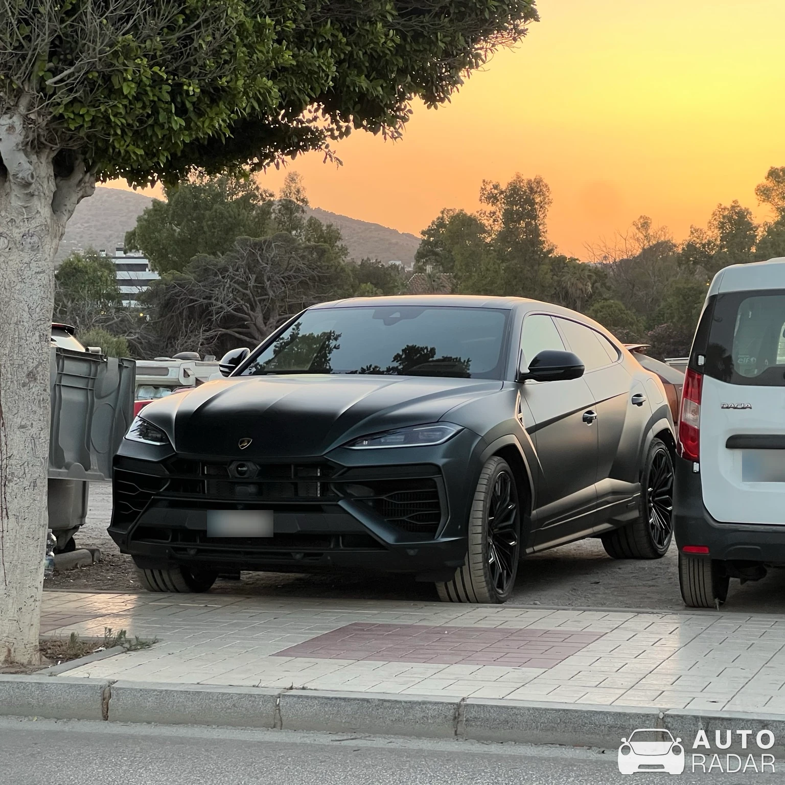 Lamborghini Urus SE spotted in Torremolinos