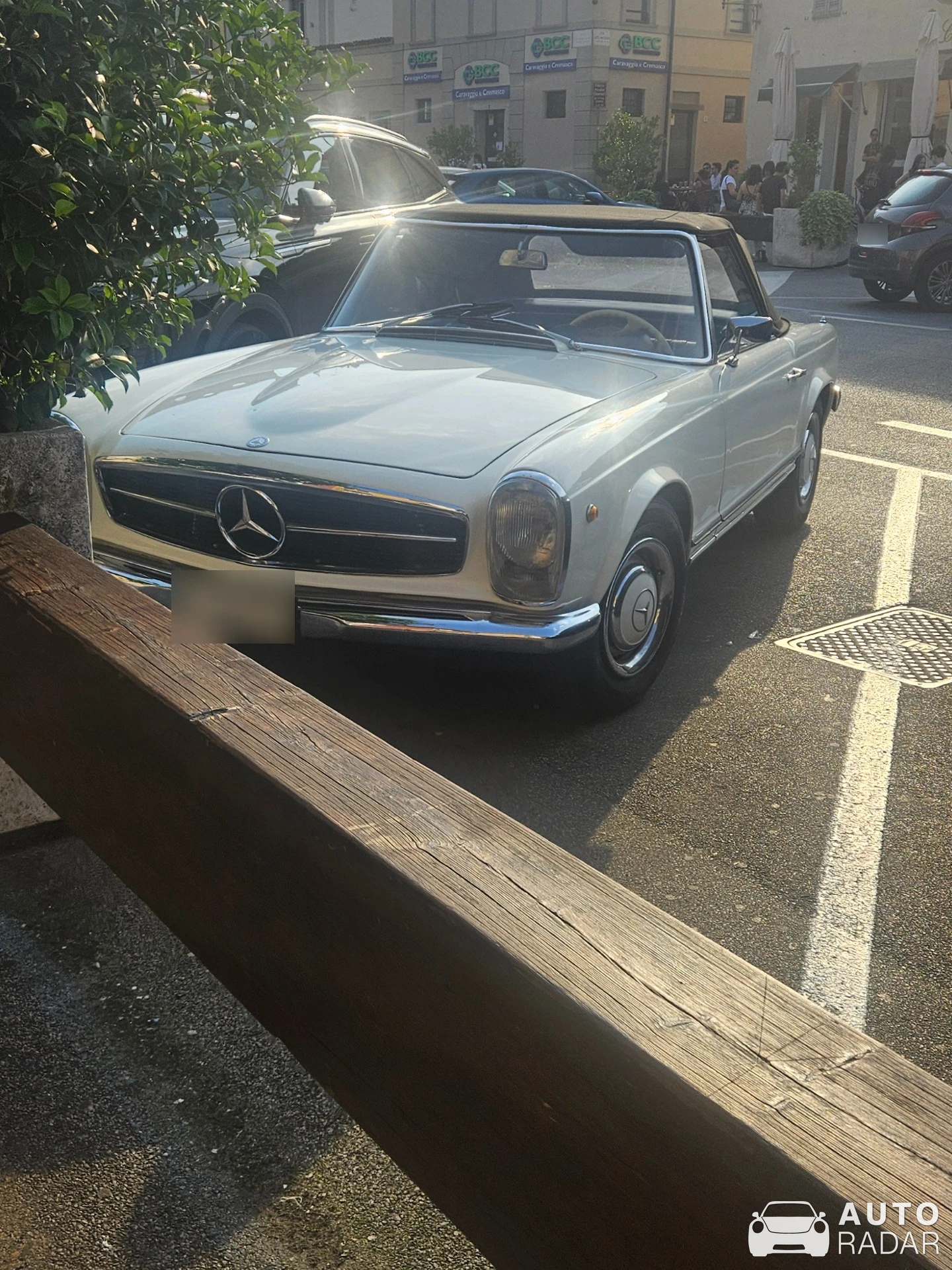 Mercedes-Benz 280SL W113 spotted in Covo