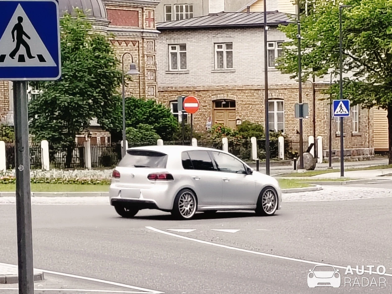 Volkswagen Golf R32 spotted in Pärnu