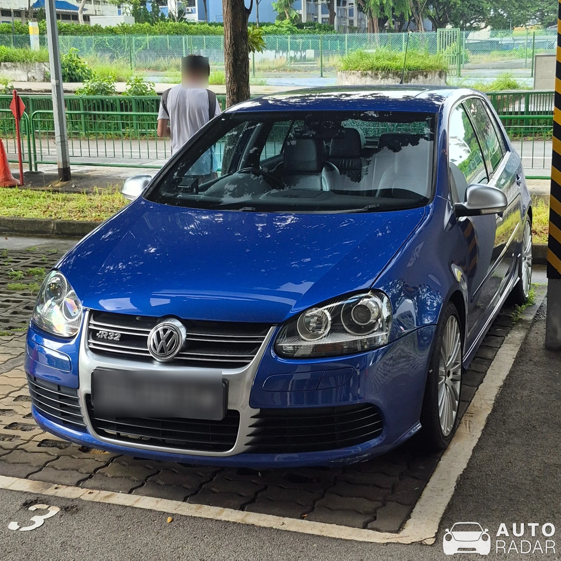 Volkswagen Golf R32 spotted in Singapore