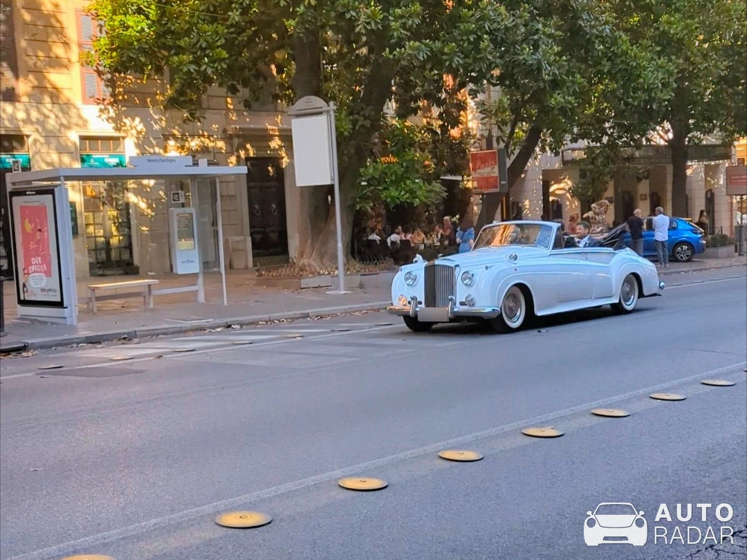 Bentley Continental Convertible spotted in Roma