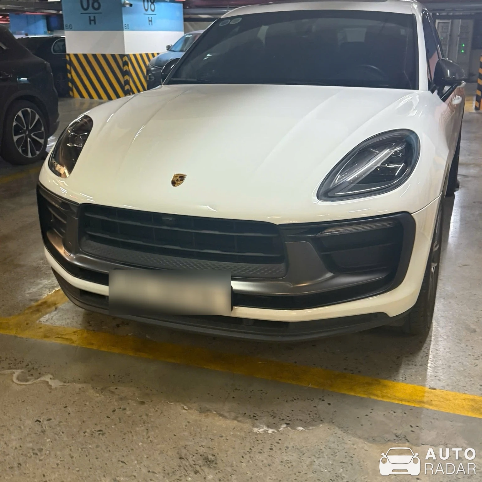 Porsche Macan spotted in Ho Chi Minh City