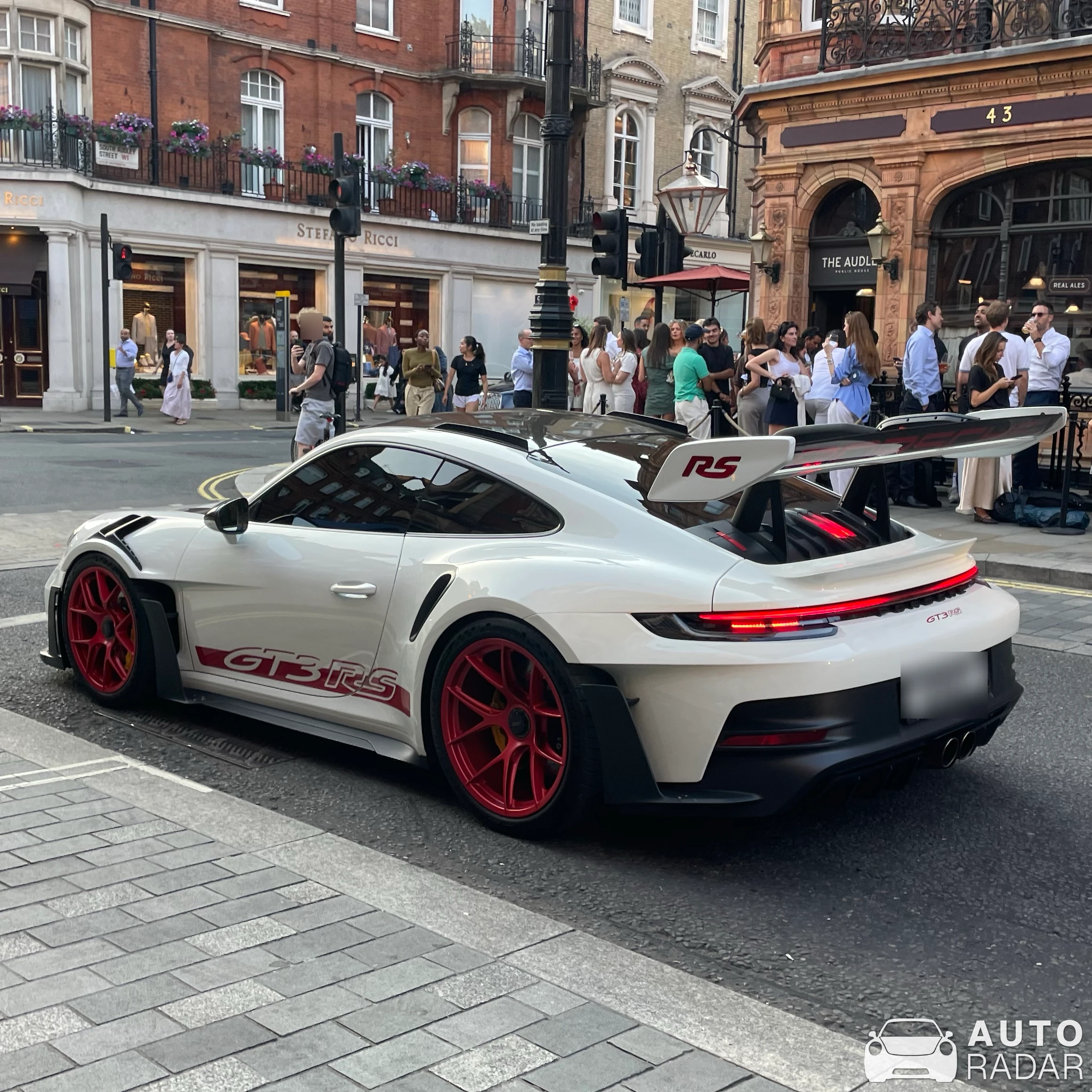 Porsche 992 GT3 RS Tribute to Carrera RS spotted in London