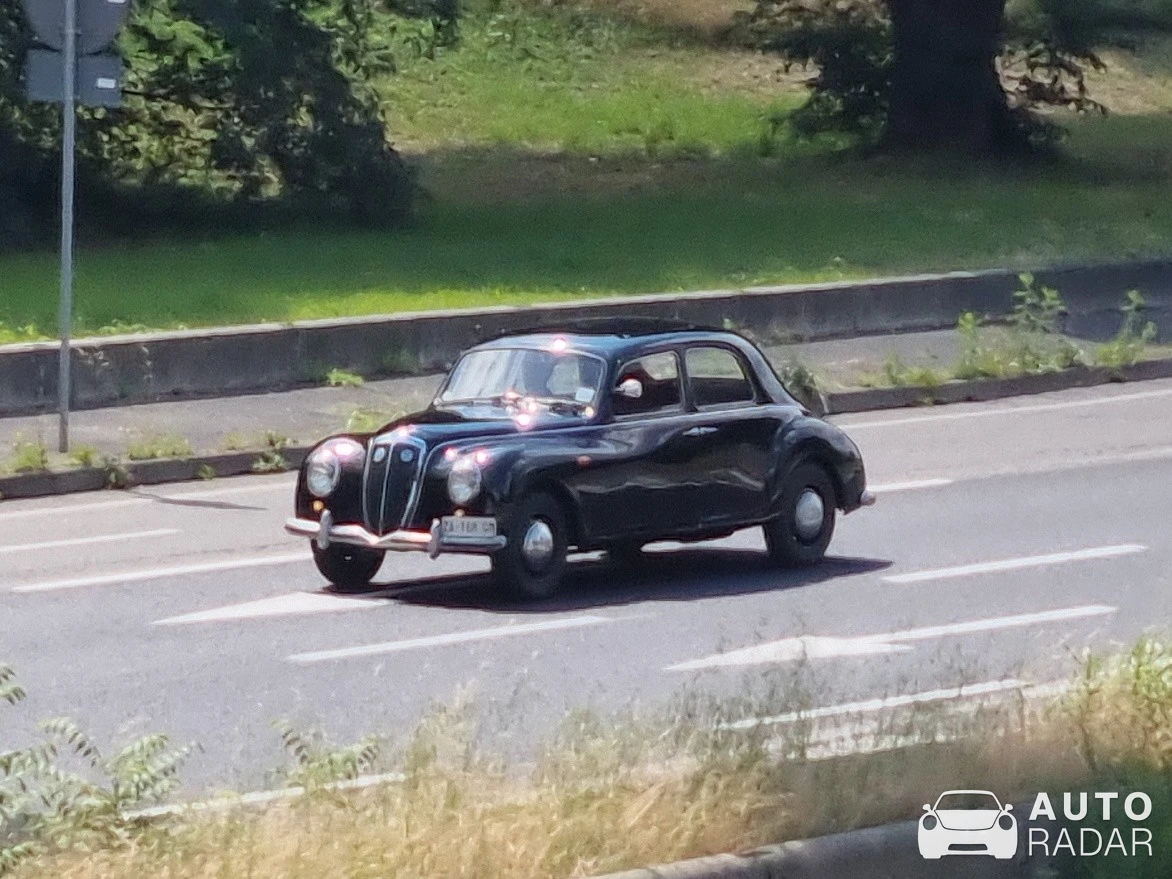 Lancia Aurelia spotted in Milano