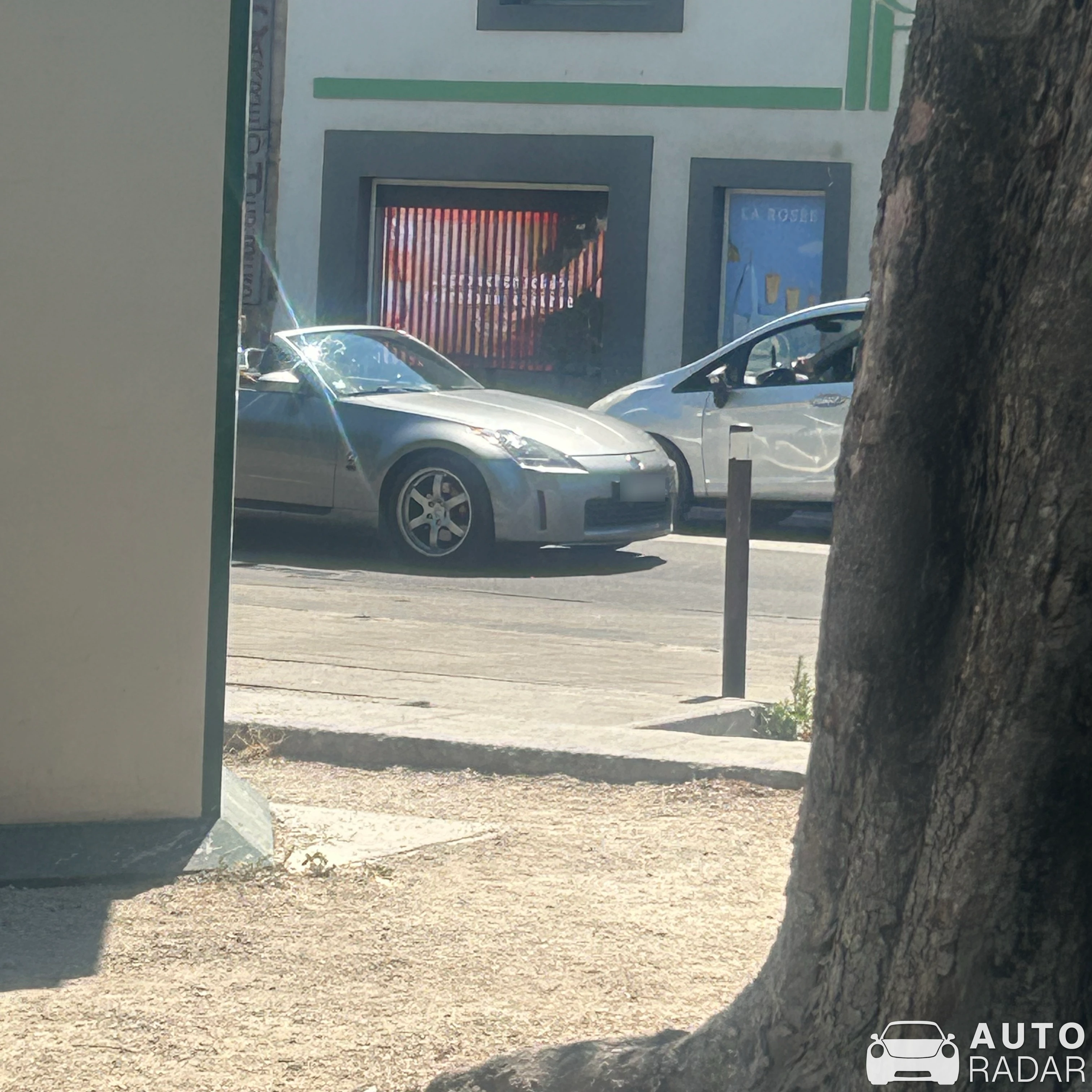 Nissan 350Z Roadster spotted in L'Isle-sur-la-Sorgue