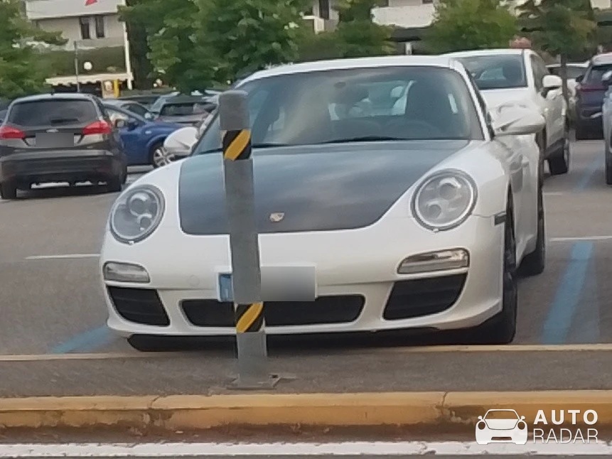 Porsche 997 Carrera S spotted in Pisa
