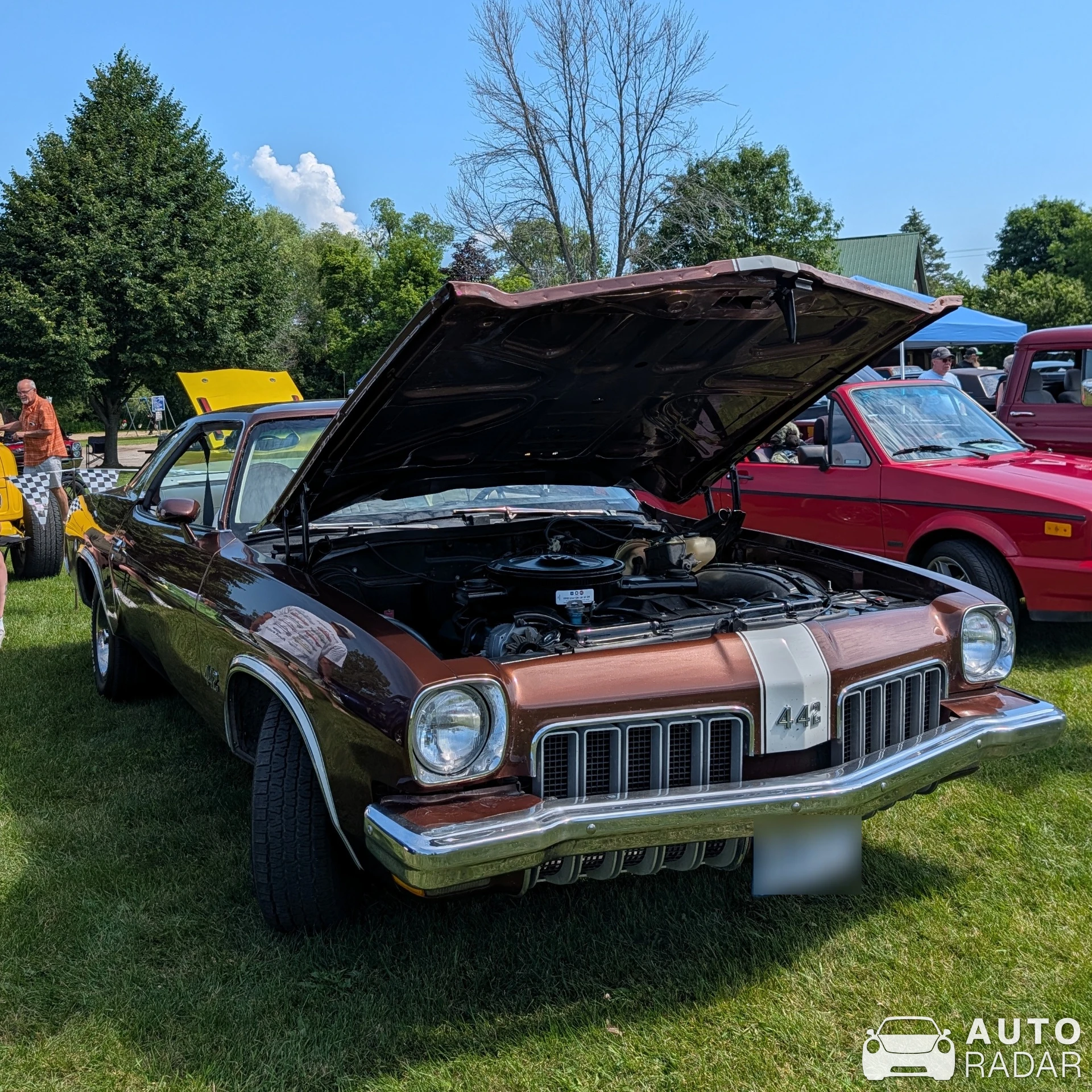 Oldsmobile 442 spotted in Merrickville