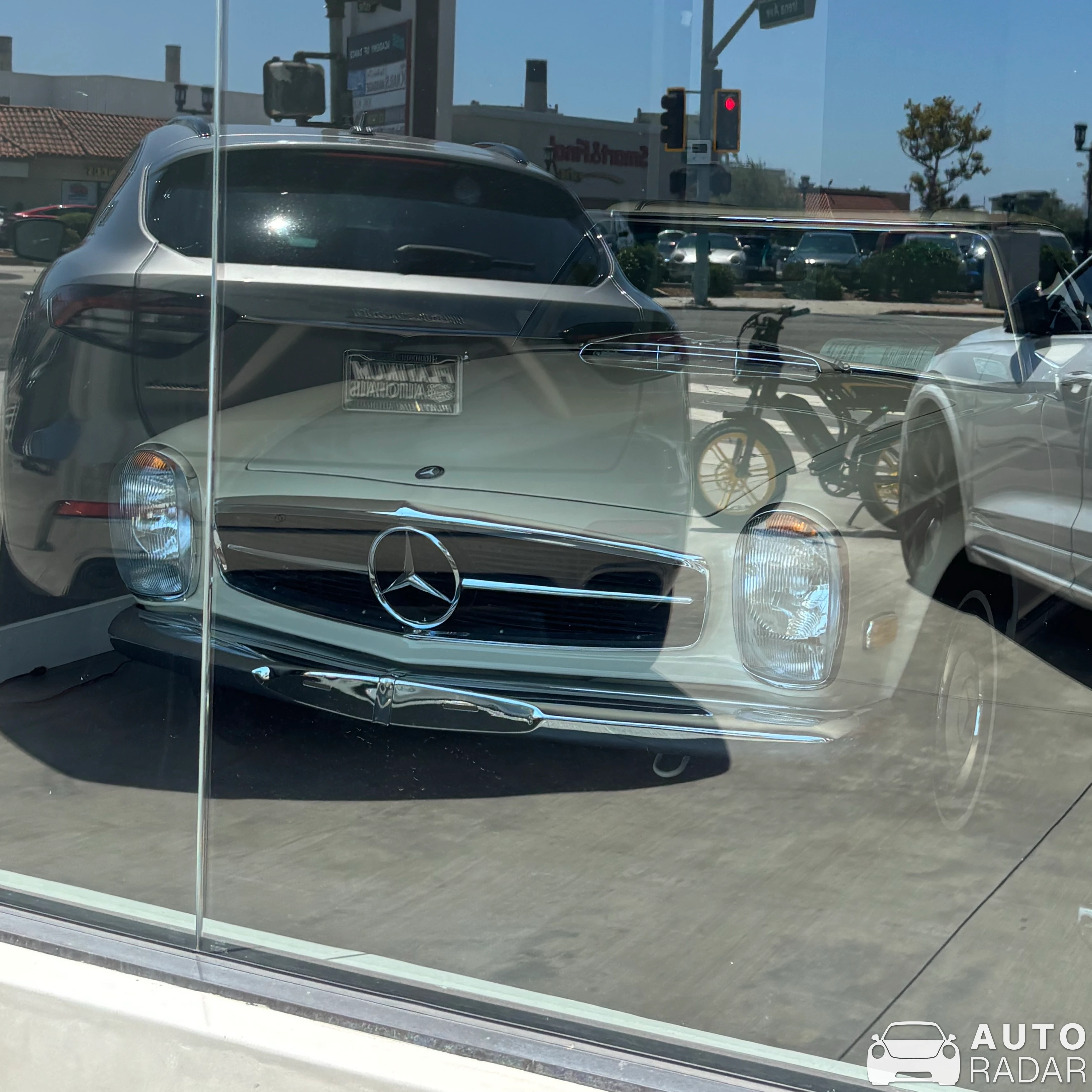 Mercedes-Benz 280SL W113 spotted in Redondo Beach