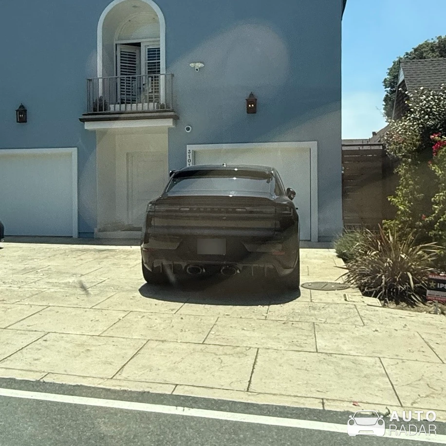 Porsche Cayenne Turbo GT spotted in Malibu