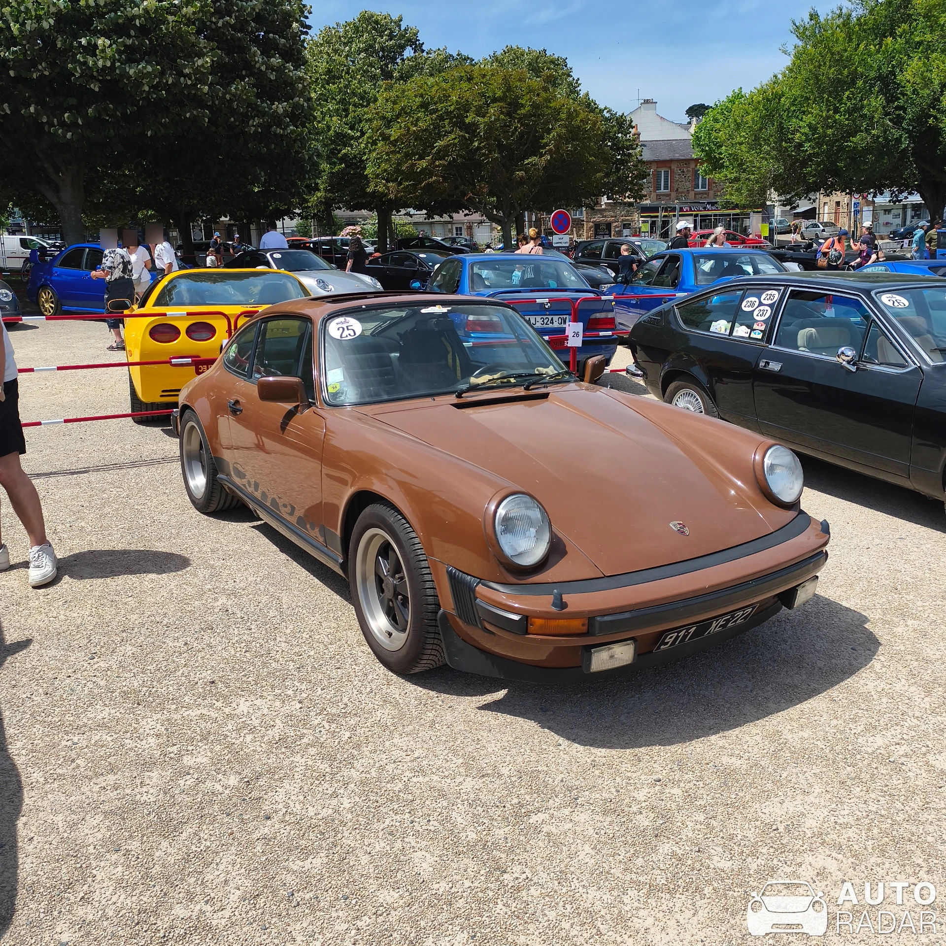 Porsche 911 Carrera 3.0 spotted in Perros-Guirec
