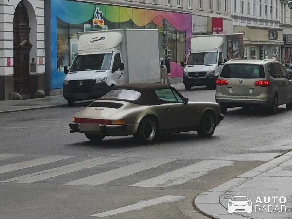 Porsche 911 Carrera 3.2 Cabriolet spotted in Vienna
