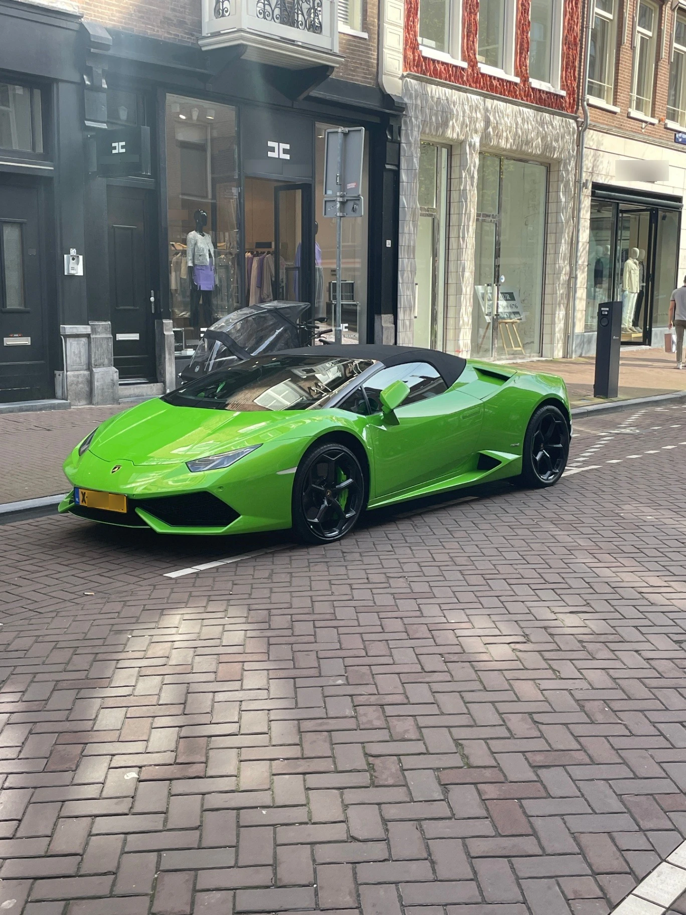 Lamborghini Huracán LP610-4 Spyder spotted in Amsterdam, Nederland