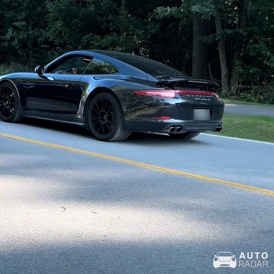Porsche 991 Carrera 4S MkI spotted in Mascouche, Canada