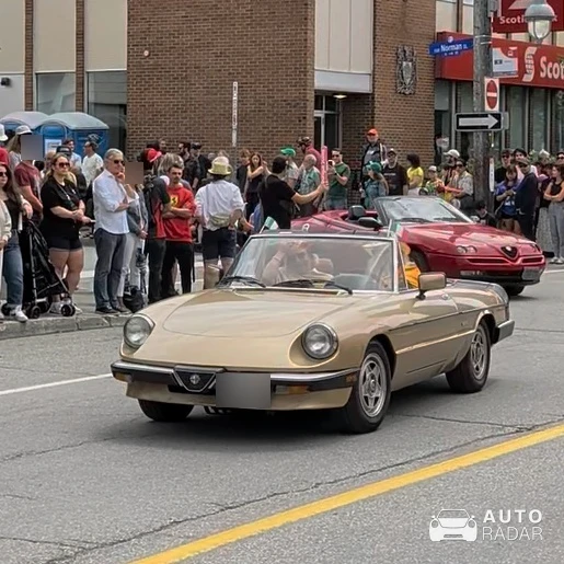 Alfa Romeo Spider 2.0i spotted in Ottawa