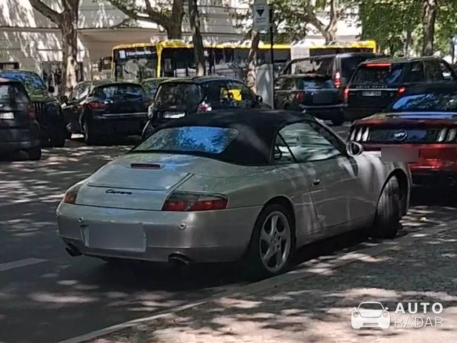 Porsche 996 Carrera Cabriolet spotted in Berlin