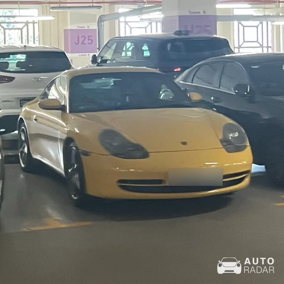 Porsche 996 Carrera 4 spotted in Singapore