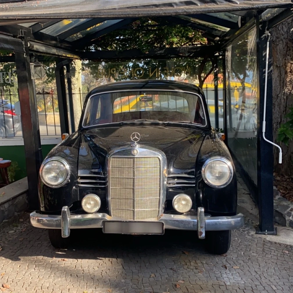 Mercedes-Benz Ponton  spotted in Funchal, Portugal