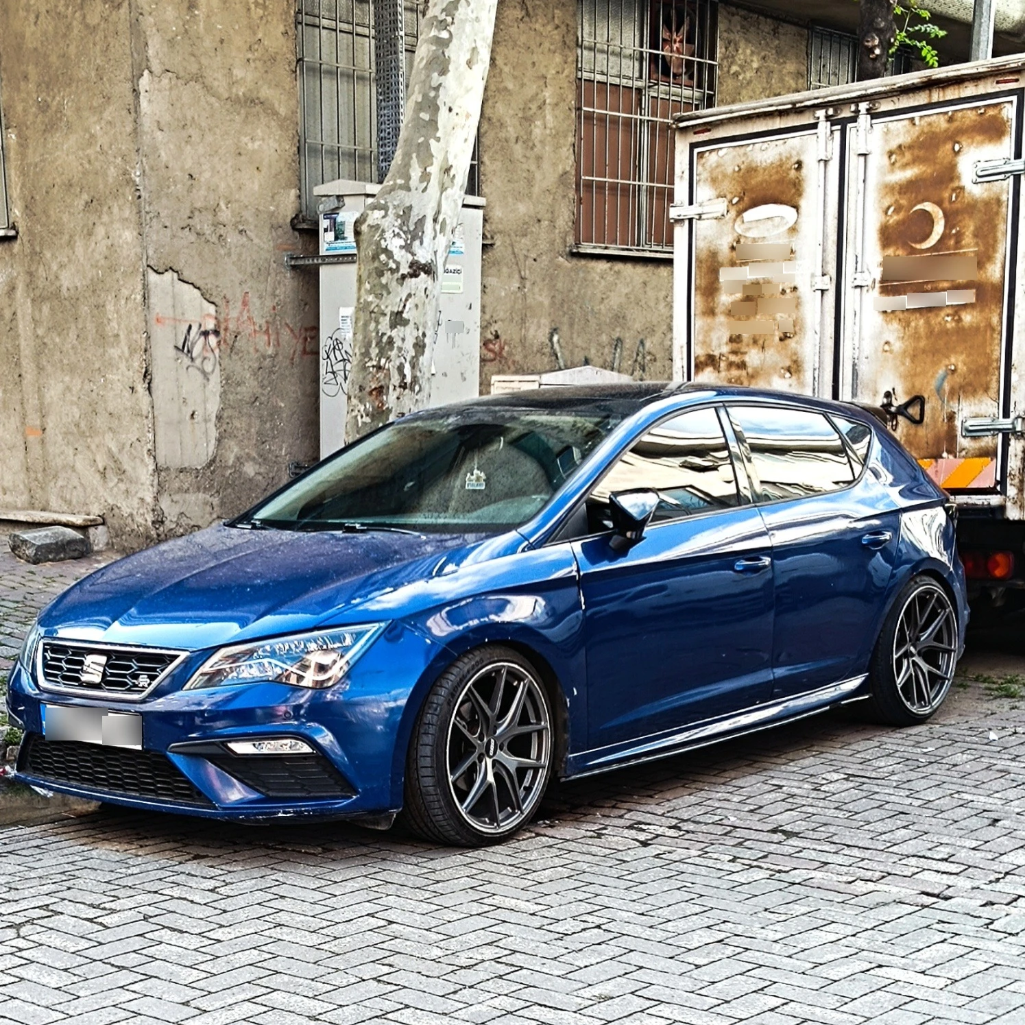 seat leon FR spotted in Güngören, Türkiye
