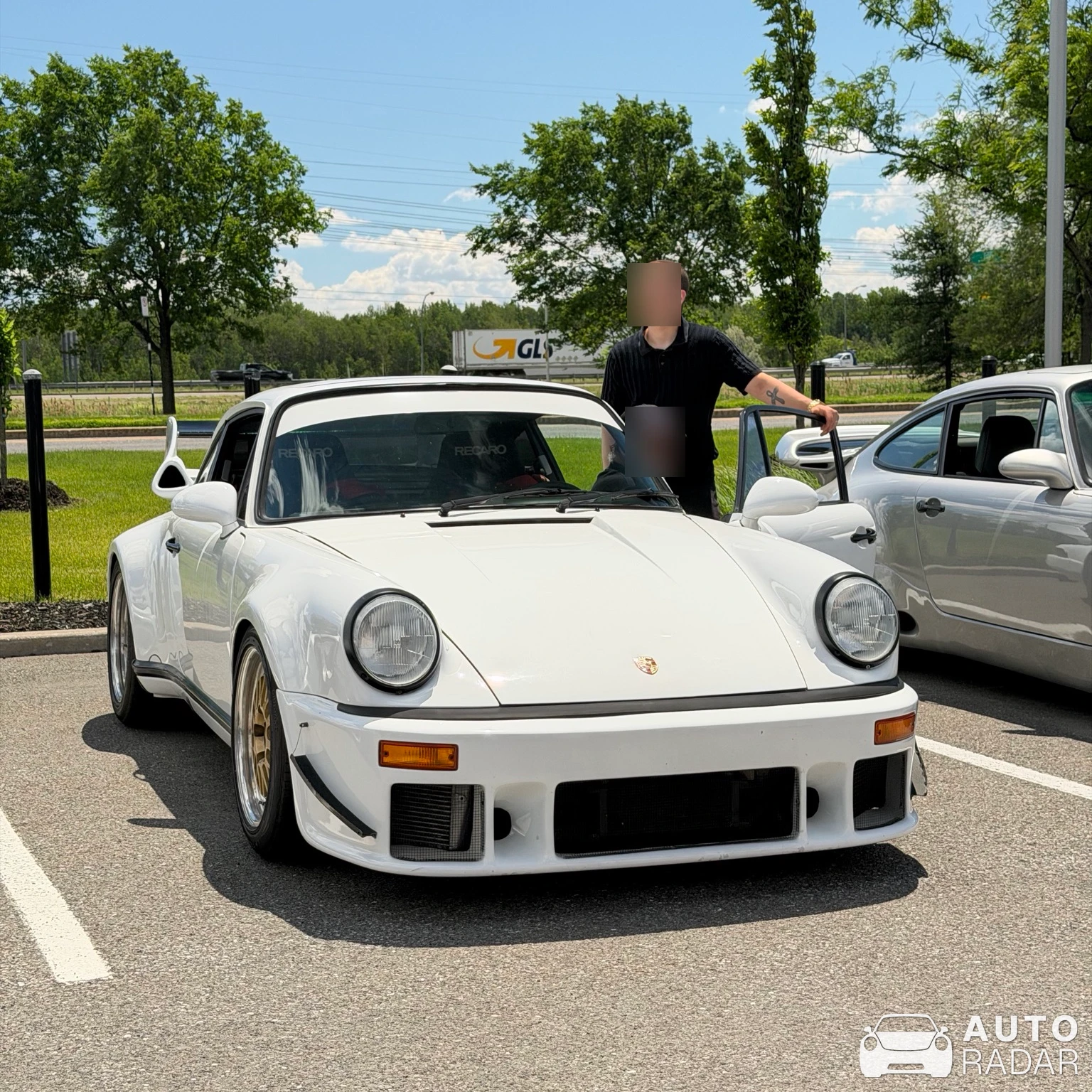 Porsche 964 Carrera RSR spotted in Longueuil