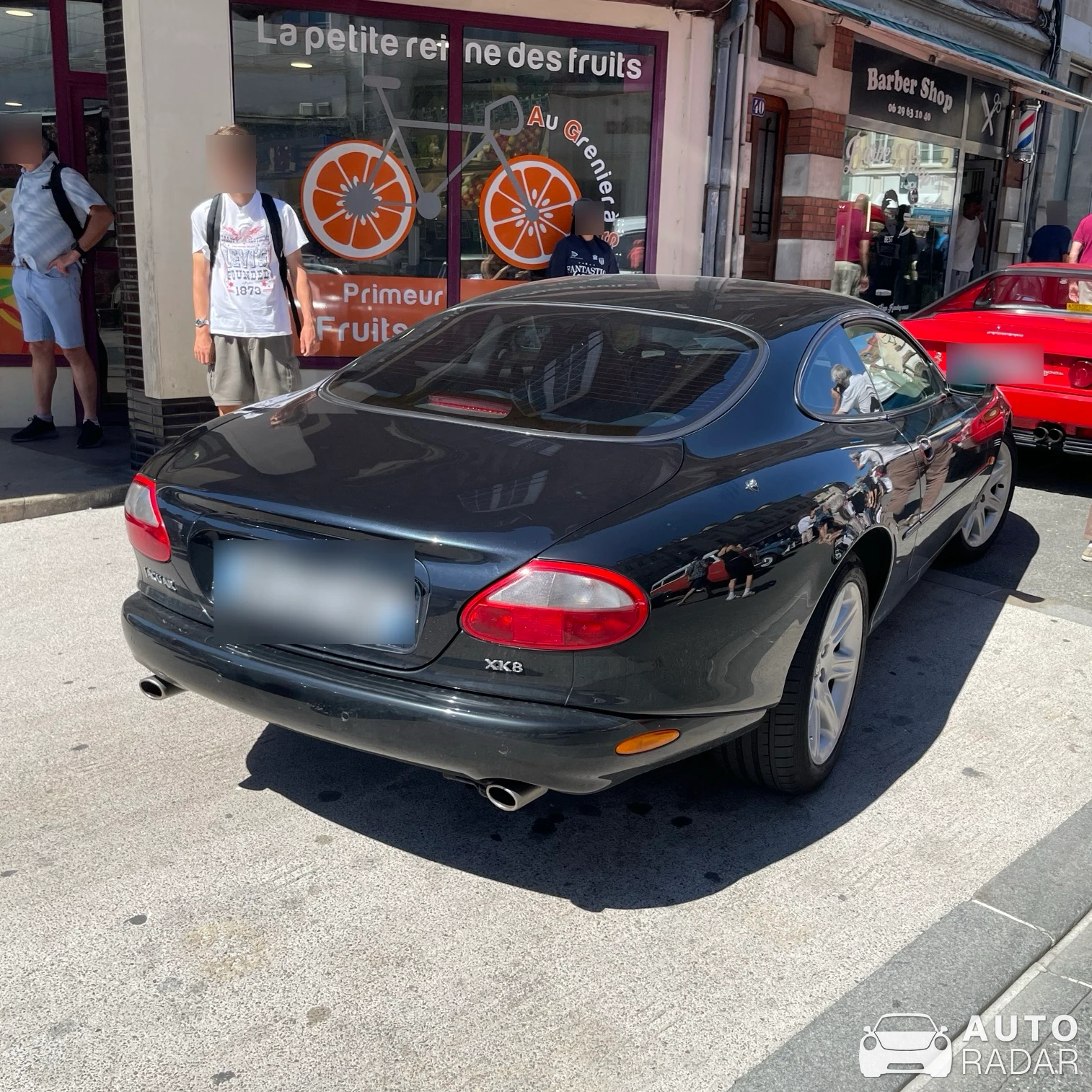 Jaguar XK8 spotted in Compiègne