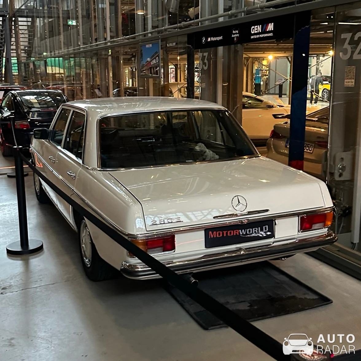 Mercedes-Benz 280 spotted in München
