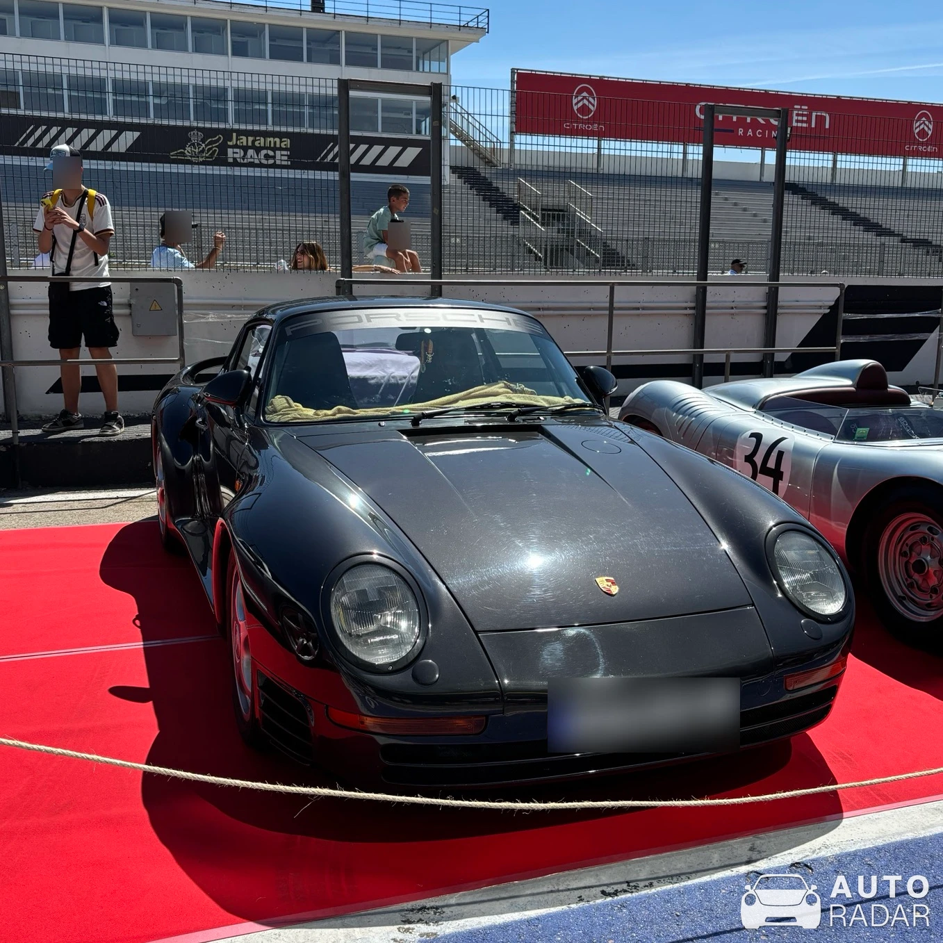 Porsche 959 spotted in San Sebastián de los Reyes