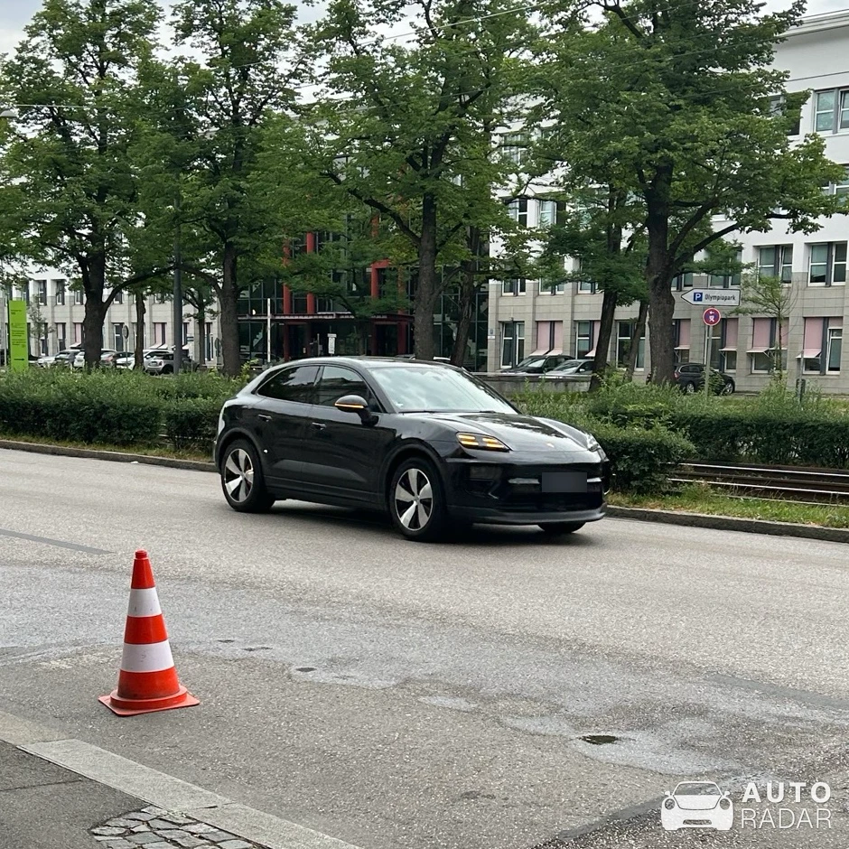 Porsche Macan EV spotted in München