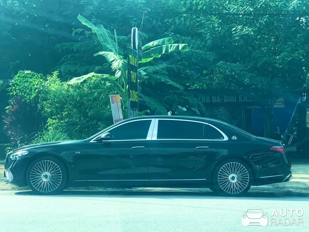 Mercedes-Maybach S-Klasse spotted in Vạn Xuân