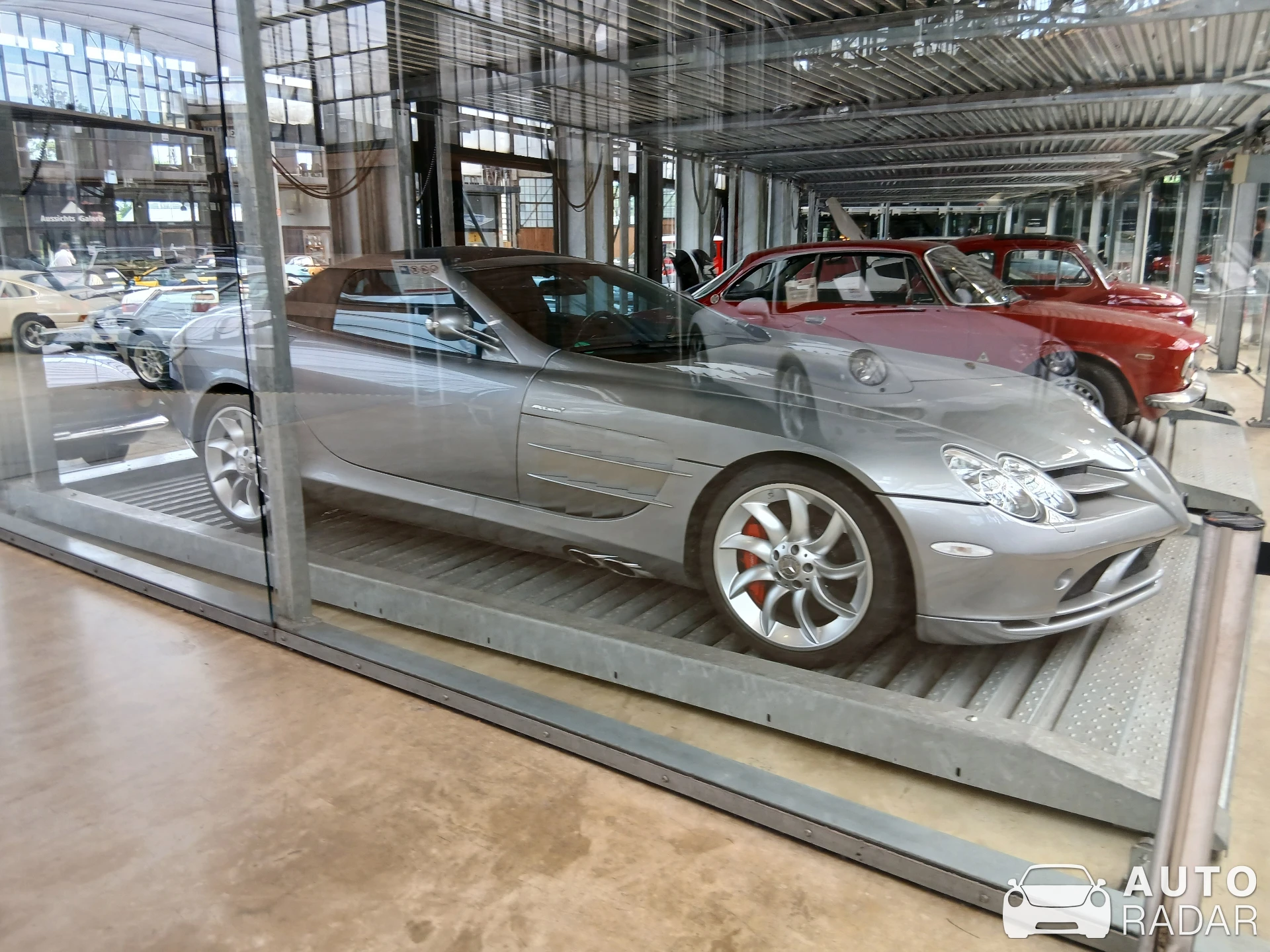 Mercedes-Benz SLR McLaren Roadster spotted in Düsseldorf