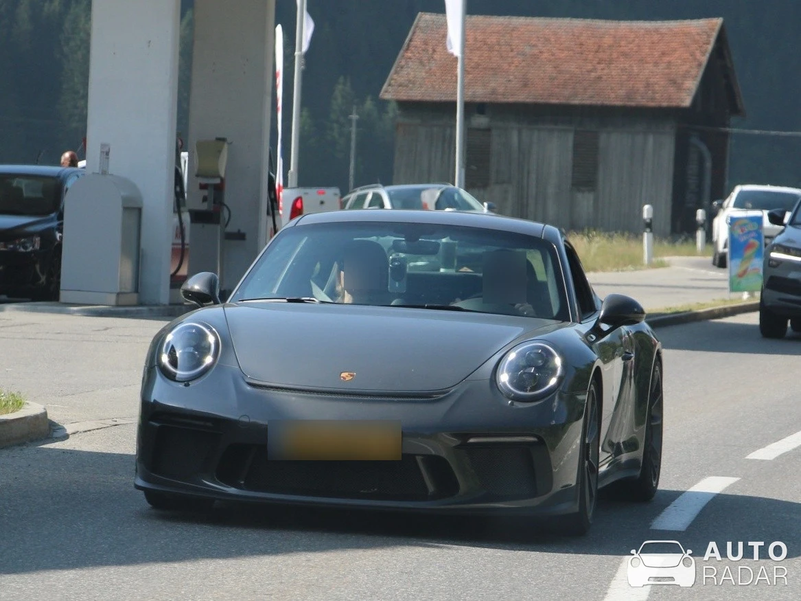 Porsche 991 GT3 Touring spotted in Rona