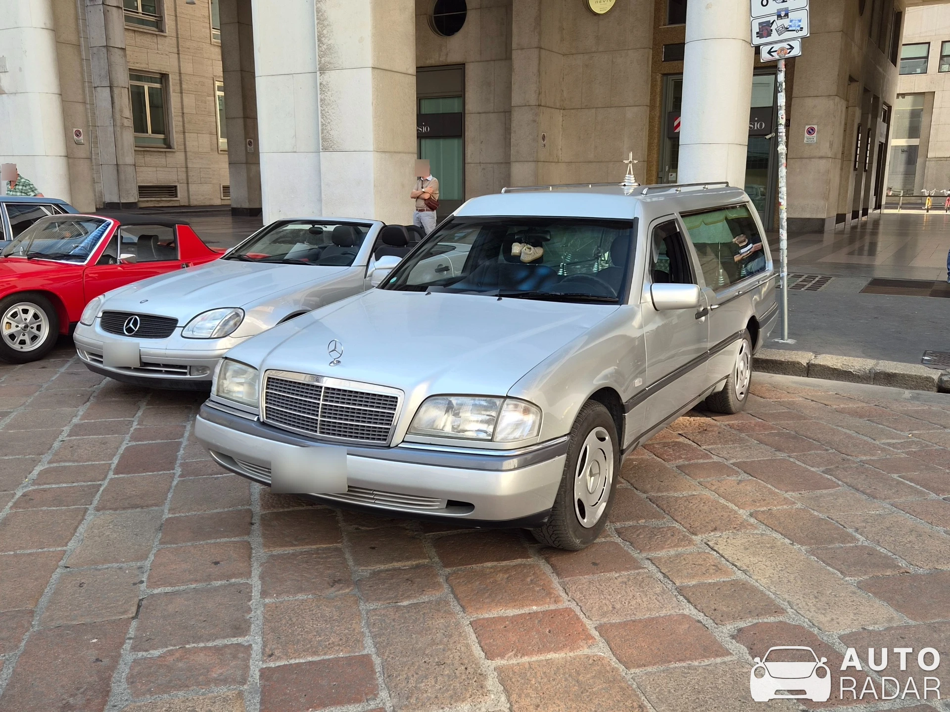 Mercedes-Benz C-Klasse W202 spotted in Milano, Italy
